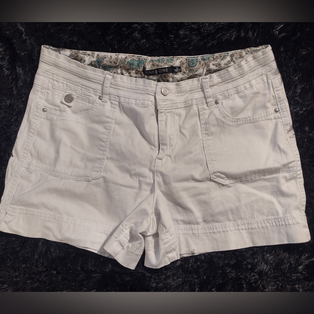 JBH* White One 5 One Shorts - Picture 2 of 4